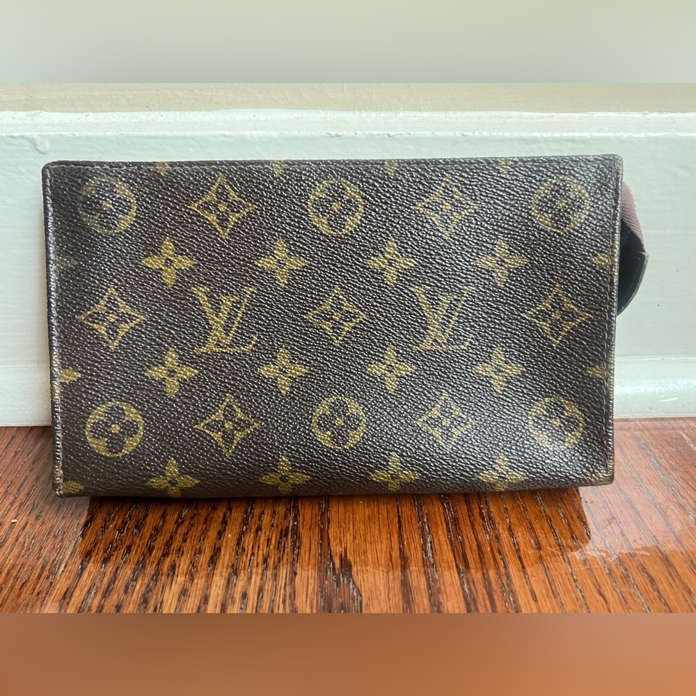 SOLD✨ Louis Vuitton Toiletry Pouch 19 Brown Canvas Monogram Coated, Authentic